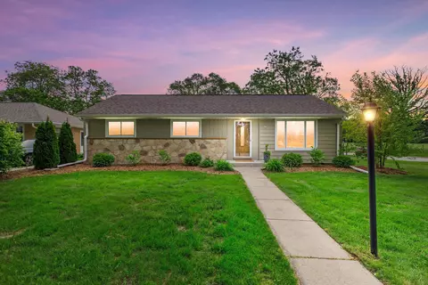 4410 N 107th, Wauwatosa, WI 53225
