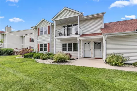 677 Wood Riv #4, West Bend, WI 53095