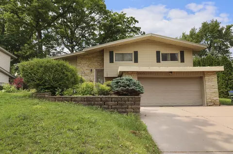 5475 Olympia, Greendale, WI 53129
