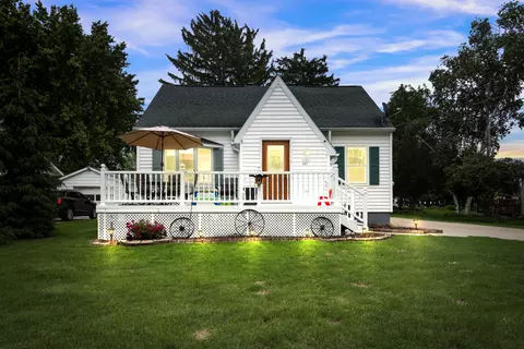 445 N Madison, Waupun, WI 53963