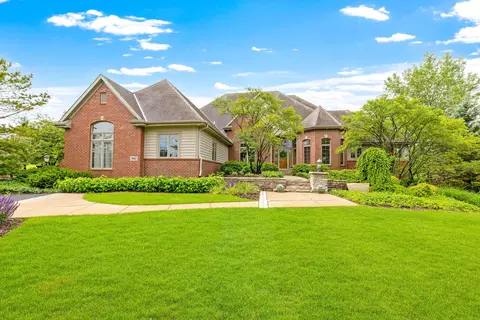 7941 W Rolling Fld, Mequon, WI 53097