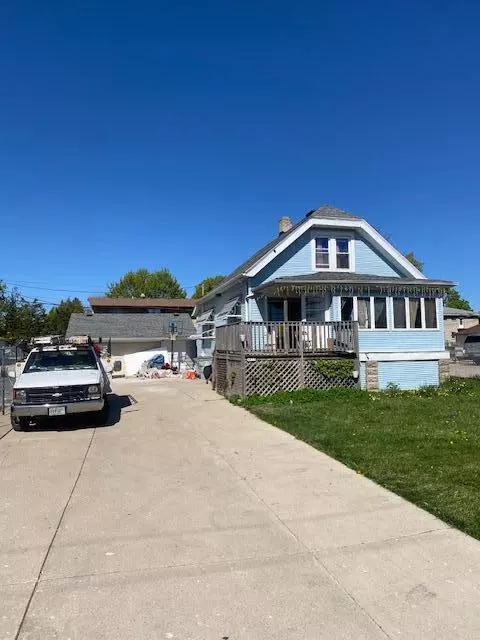 4455 S 13th, Milwaukee, WI 53221