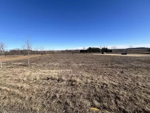 28 Eastview Drive, Sharon, WI 53585