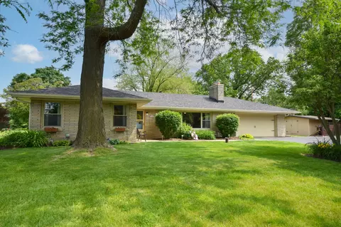 n68w15240 Prudence, Menomonee Falls, WI 53051