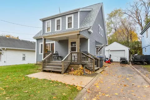 922 Aurora #922 A, Waukesha, WI 53186