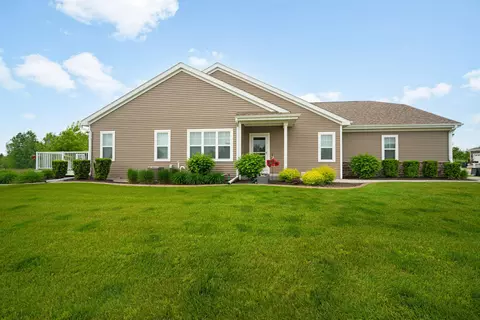 2701 Esker, West Bend, WI 53095