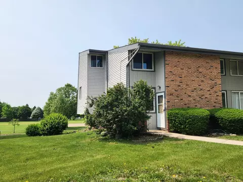 1522 Big Bnd #A, Waukesha, WI 53189