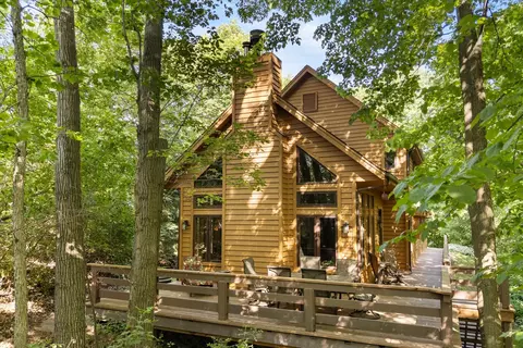 7565 Hickory, Farmington, WI 53021