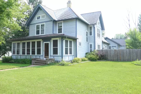 300 S S Pne, Weyauwega, WI 54983