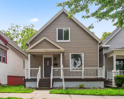 223 E Rosedale, Milwaukee, WI 53207