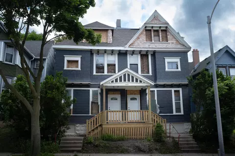 2415 W Kilbourn, Milwaukee, WI 53233