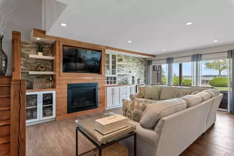 1722 Milwaukee, Delafield, WI 53018
