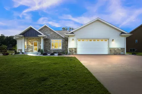 1395 American Eagle, Slinger, WI 53086
