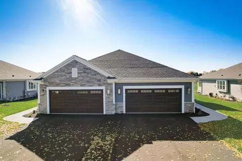 514 Hickory Holw #0401, Waterford, WI 53185