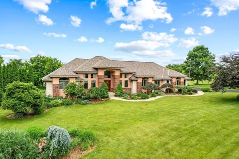 n66w38493 N Woodlake, Oconomowoc, WI 53066