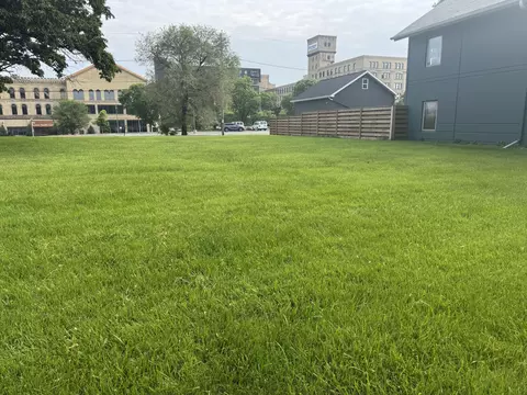 732 W Bruce, Milwaukee, WI 53204