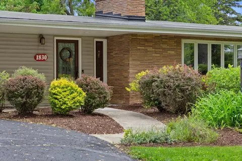1830 W Zedler, Mequon, WI 53092