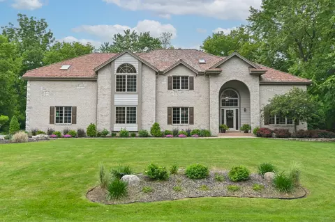 w309n1693 Greywood, Delafield, WI 53018