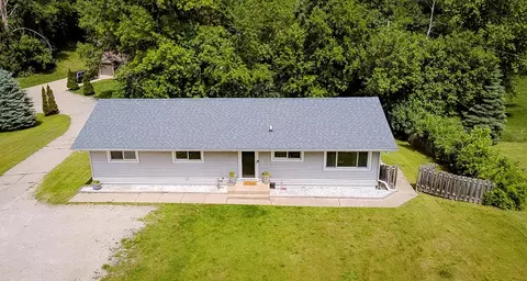 11812 Fox Riv, Randall, WI 53181
