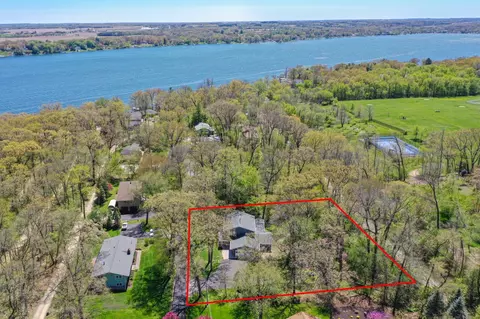 2613 Glen Eyrie, Delavan, WI 53115