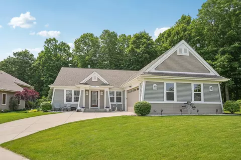 1549 E Monroe, Hartford, WI 53027