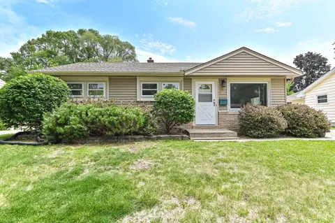 2880 S 95th, West Allis, WI 53227