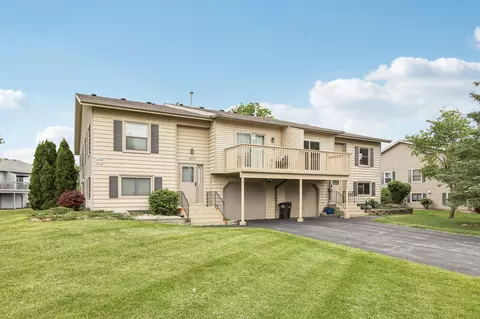 10268 W Parkedge, Franklin, WI 53132
