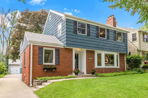 6265 N Bay Rdg, Whitefish Bay, WI 53217