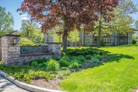 415 S S Wls #105, Lake Geneva, WI 53147
