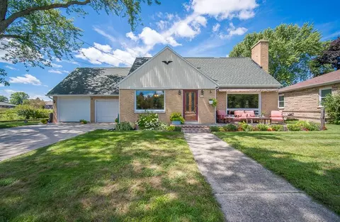 1157 Parkview, Kewaskum, WI 53040