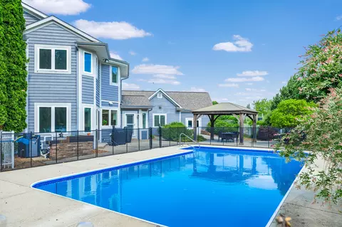 w291n3671 Prairieside, Delafield, WI 53072