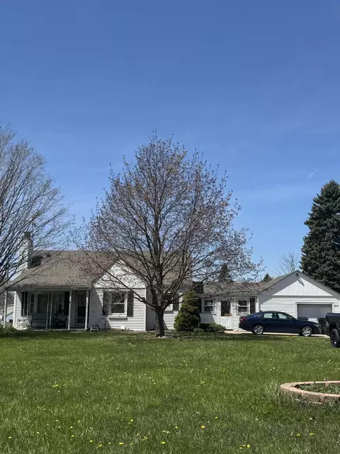 4571 S Ahmedi, Saint Francis, WI 53235