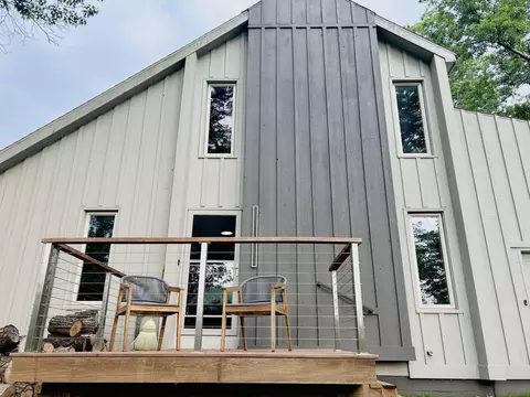 5869 Country Clb, Mound Prairie, MN 55943