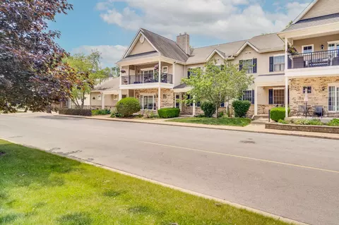 7942 Williamsburg #101, Bristol, WI 53104
