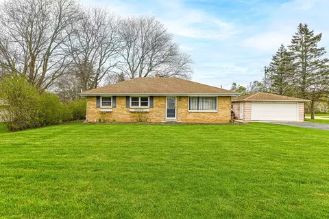 4690 S 114th, Greenfield, WI 53228