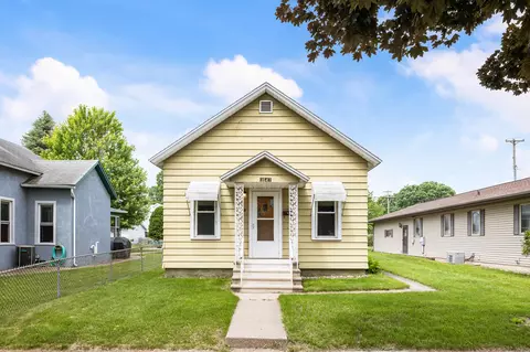 1647 Loomis, La Crosse, WI 54603