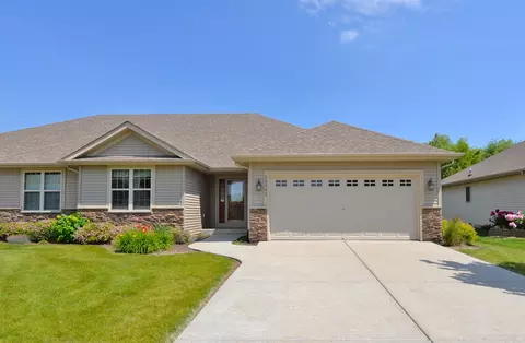 10502 Prairie Xing, Franksville, WI 53126