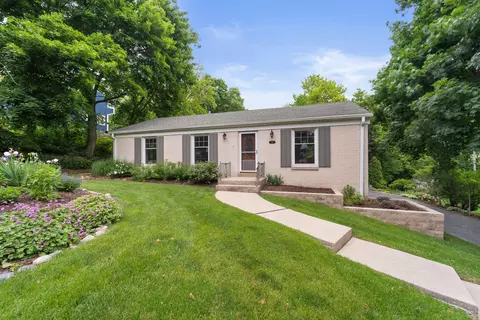1060 Hawthorne, Brookfield, WI 53005