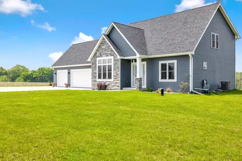 9045 Townline, Wayne, WI 53040
