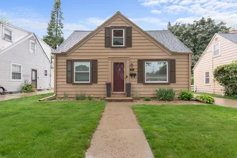 7808 Livingston, Wauwatosa, WI 53213