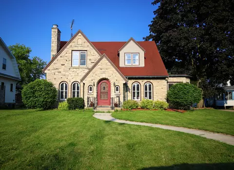 12 N Walnut, Mayville, WI 53050