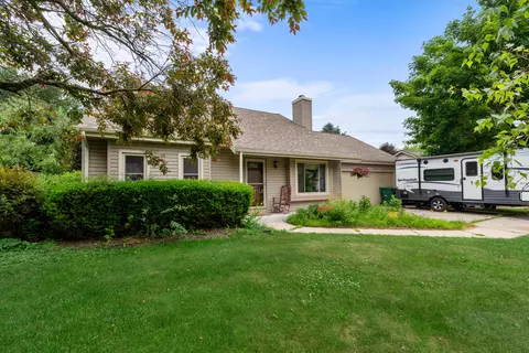 3987 Elaines, Hartford, WI 53086