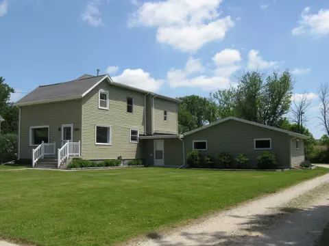 605 S 10th, Oostburg, WI 53070
