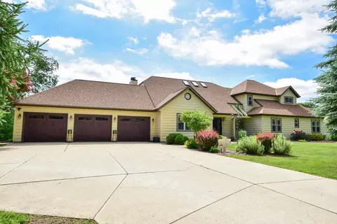 2426 Deerfield, Cedarburg, WI 53080