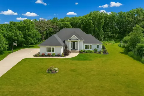 9335 223rd, Salem Lakes, WI 53168