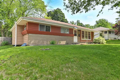 426 Richard, Waukesha, WI 53189