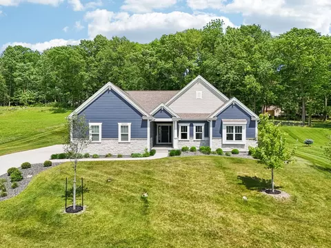 w225n7642 Woodland Crk, Sussex, WI 53089