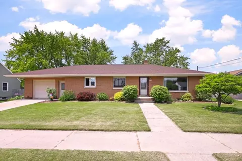 1334 S 23rd, Manitowoc, WI 54220