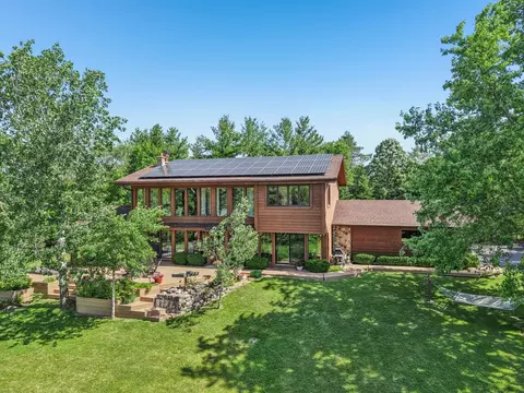 w318s4121 Highview, Genesee, WI 53189