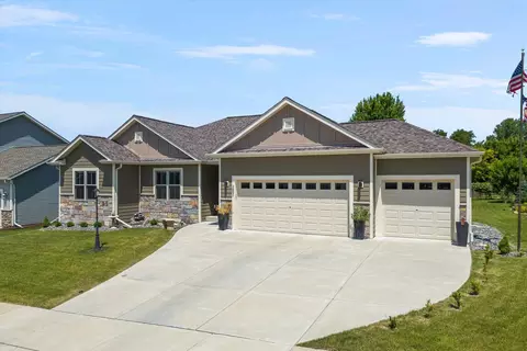 262 Thomas, Oconomowoc, WI 53066